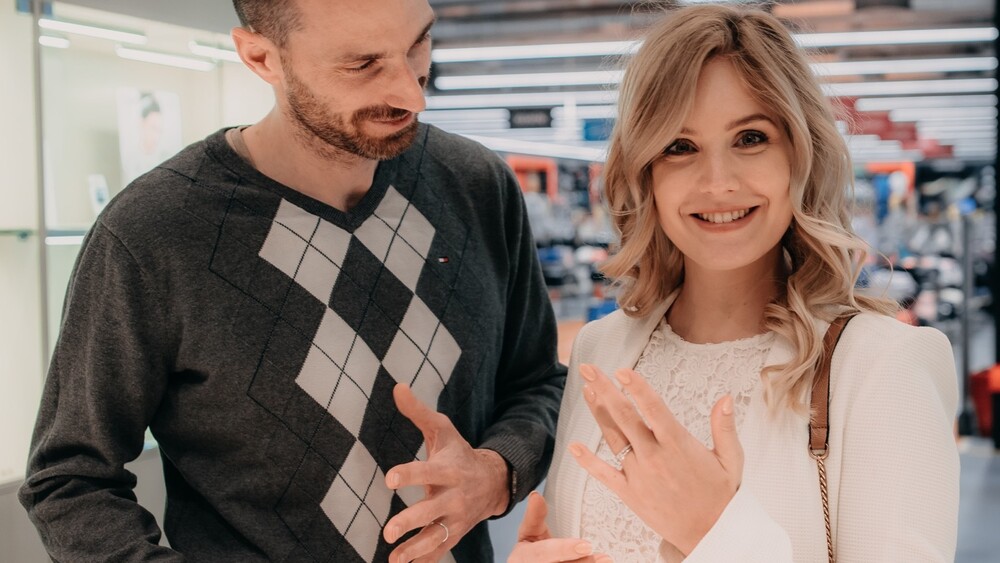 Uspešna modna blogerka Ajda Sitar je izbrala Zlatarno Strle