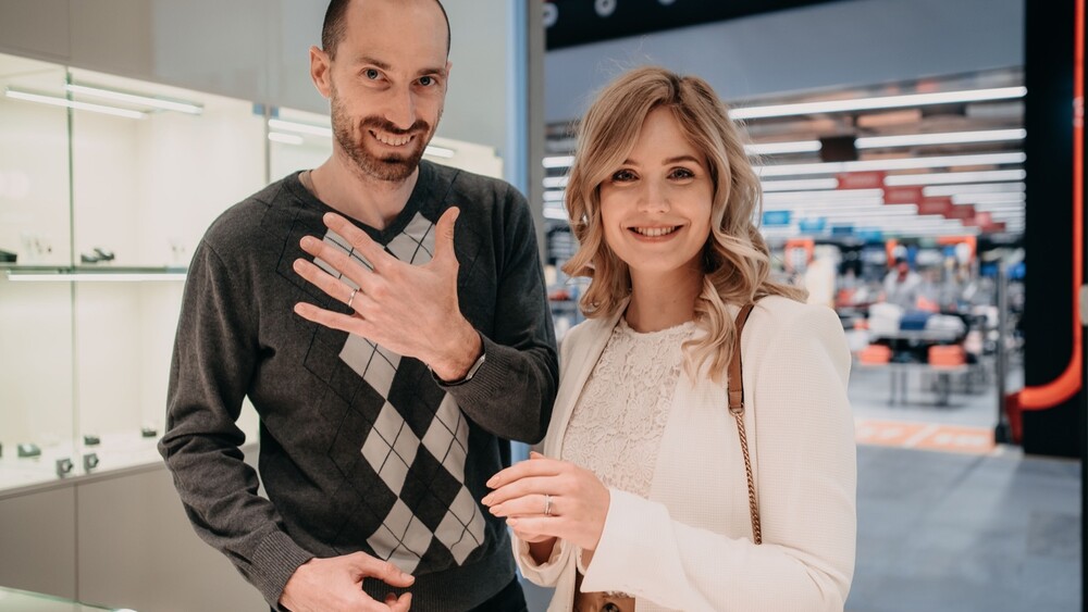 Uspešna modna blogerka Ajda Sitar je izbrala Zlatarno Strle