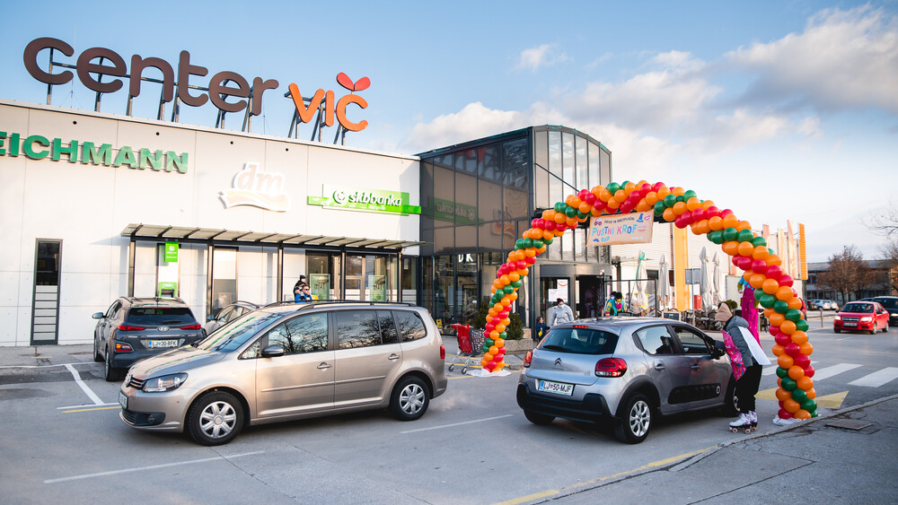 Drive-in brezplačni pustni krofi