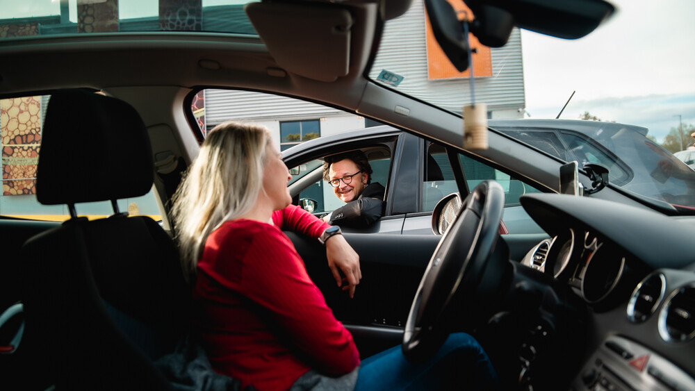 Odvili so se prvi Drive-in hitri zmenki v Sloveniji