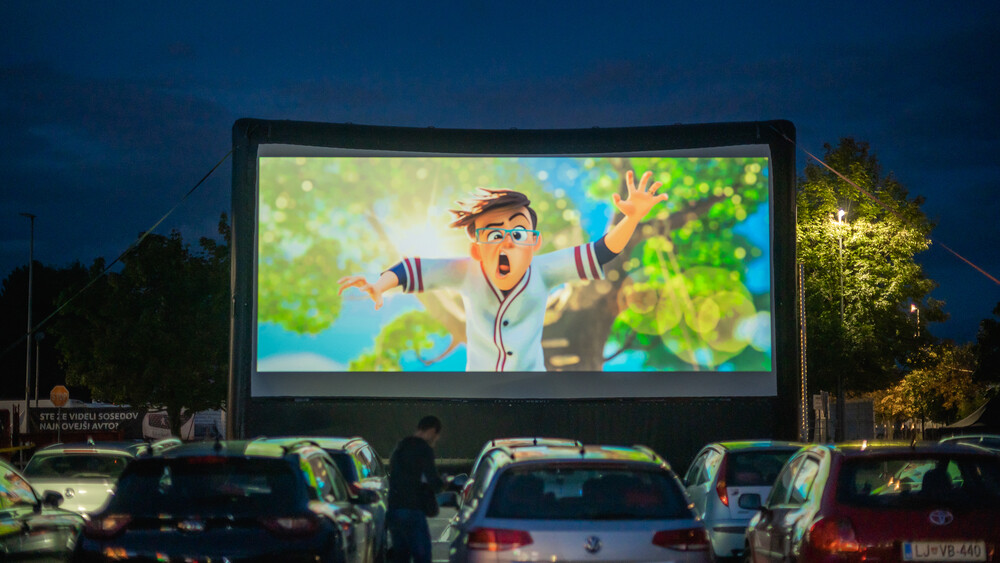 Zaključek počitnic z otroško drive-in kino predstavo Baby Boss