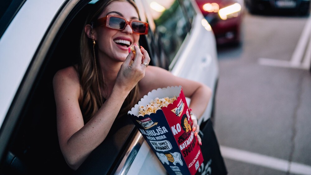 Drive-in kino se že osmo leto vrača na parkirišče Centra Vič