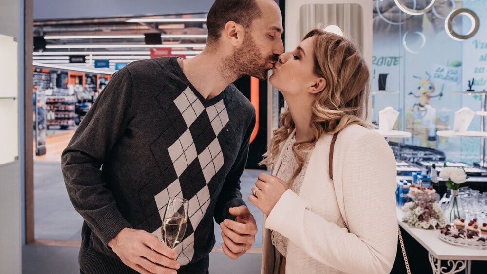 Uspešna modna blogerka Ajda Sitar je izbrala Zlatarno Strle