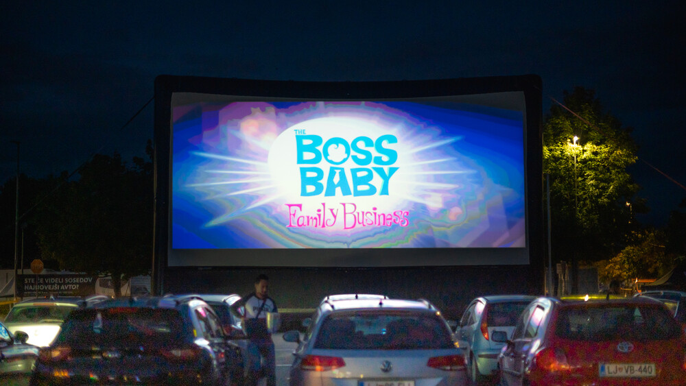 Zaključek počitnic z otroško drive-in kino predstavo Baby Boss